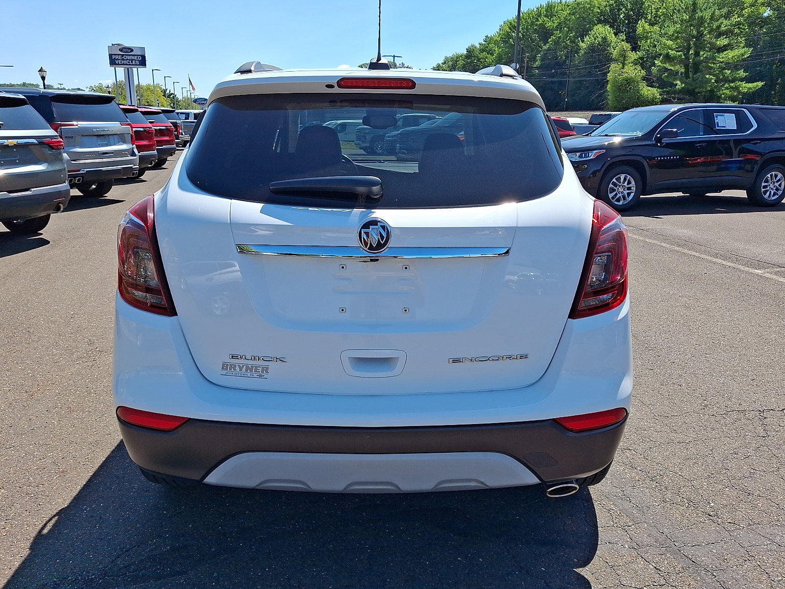 Used 2017 Buick Encore Essence FWD image 5
