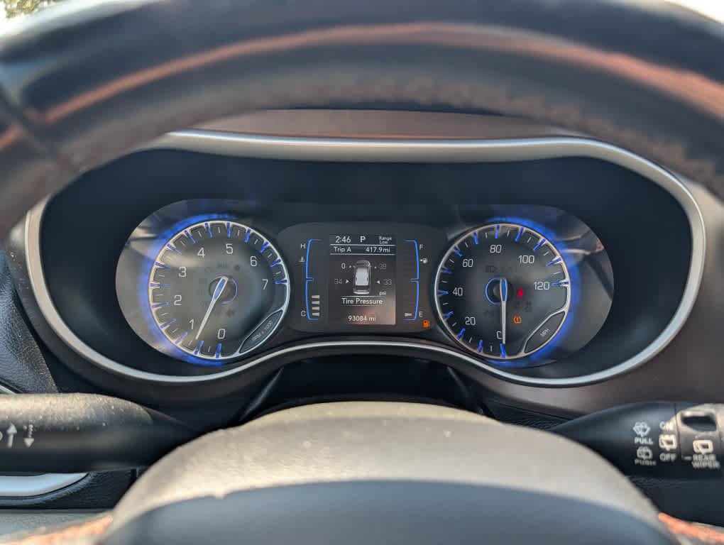 Used 2017 Chrysler Pacifica Touring-L FWD image 12