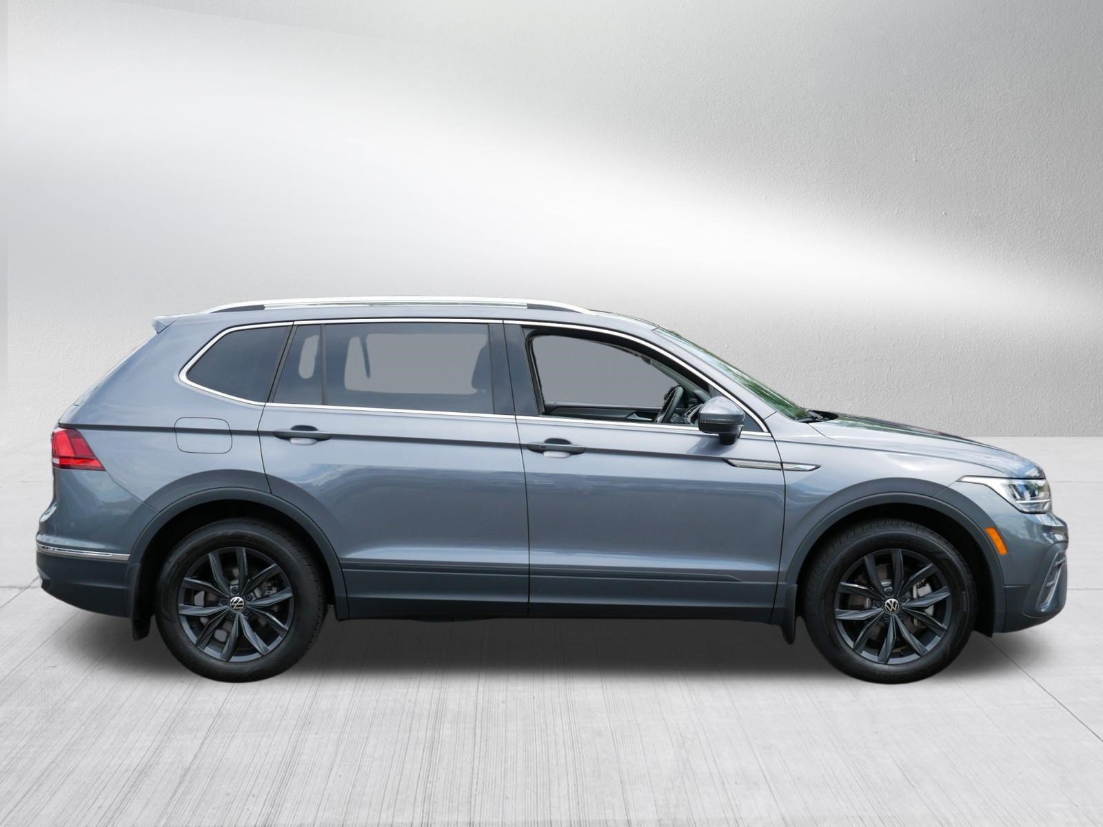 Certified 2024 Volkswagen Tiguan SE AWD/4WD image 8