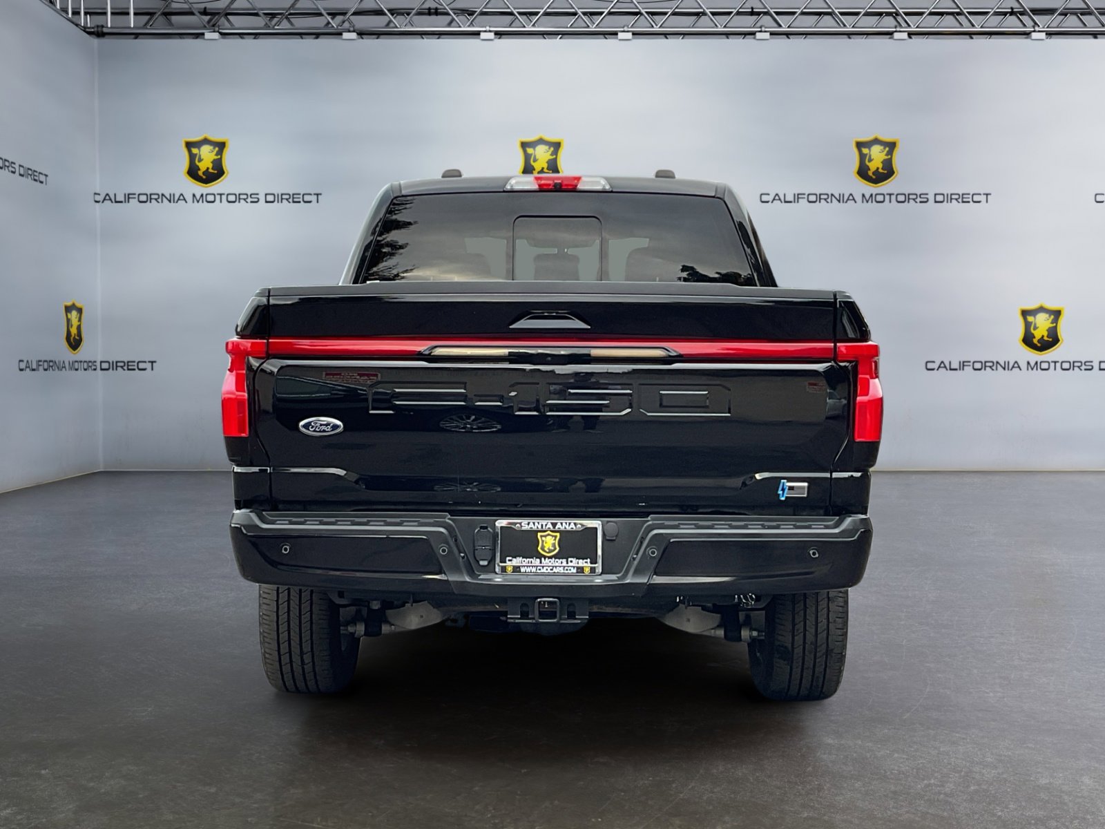 Used 2022 Ford F150 Lightning Lariat image 6