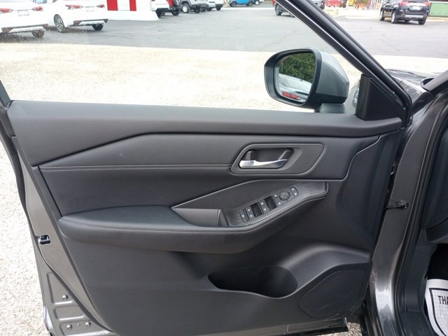 Certified 2025 Nissan Rogue SV w/ SV Premium Package image 9