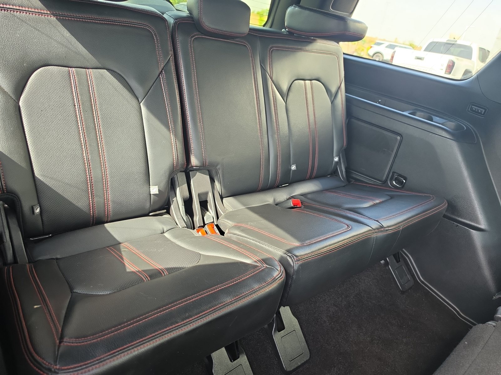 Used 2019 Ford Expedition Limited w/ Equipment Group 303A RWD image 28