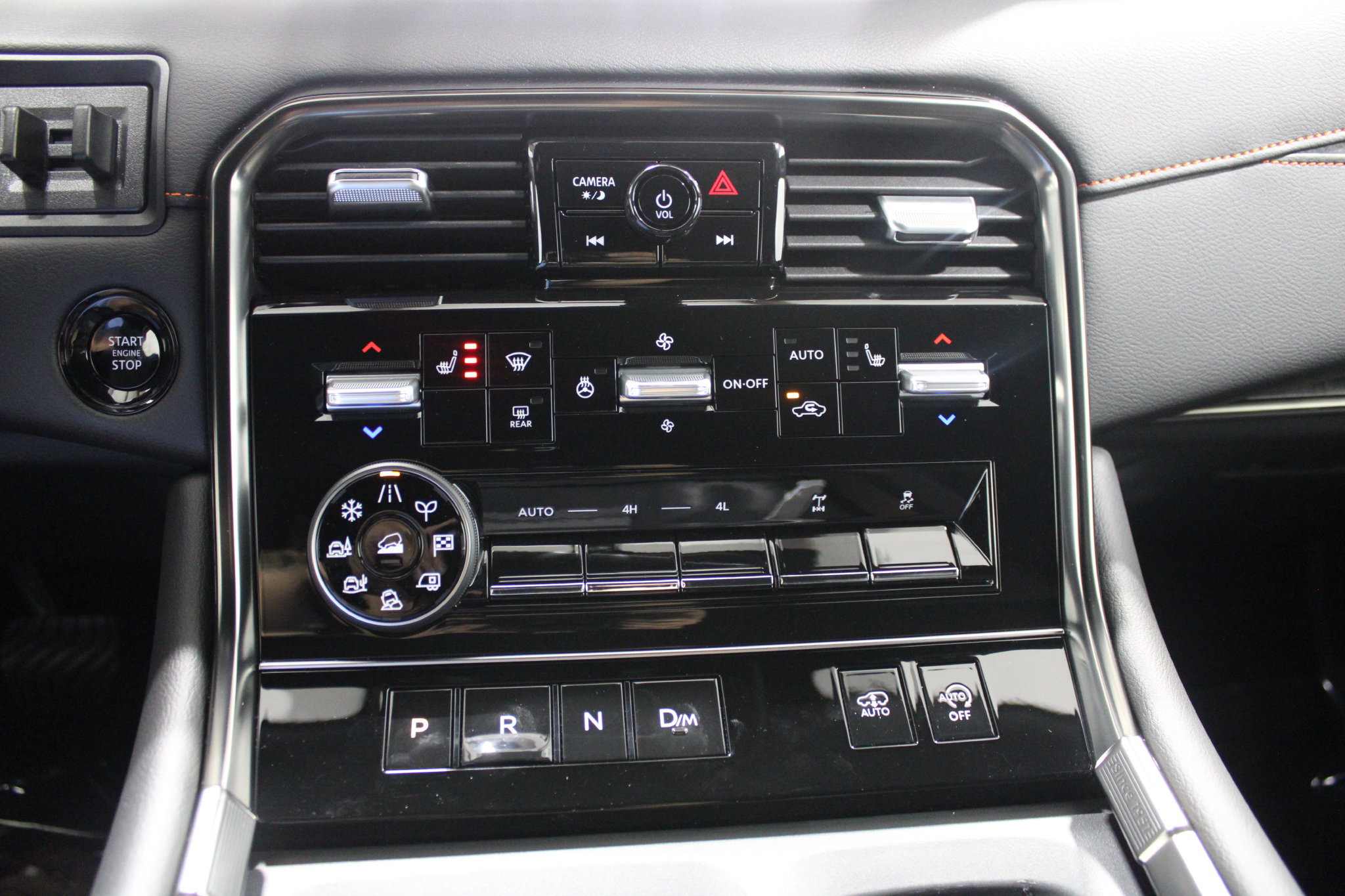 Used 2026 Nissan Armada PRO-4X w/ Captain's Chari Seat Package AWD/4WD image 36