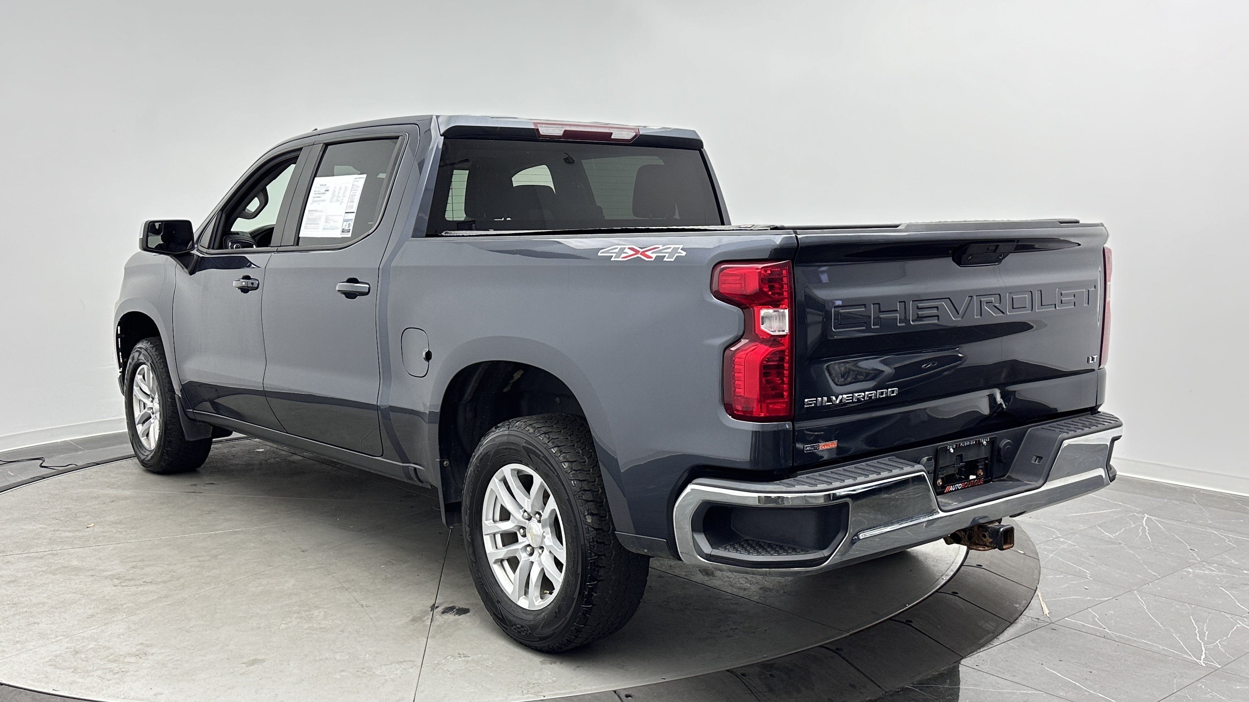 Used 2022 Chevrolet Silverado 1500 LT AWD/4WD image 5