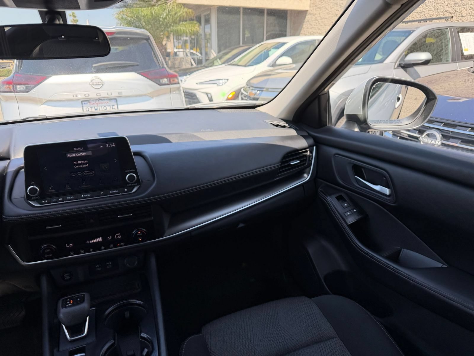 Used 2025 Nissan Rogue SV FWD image 37