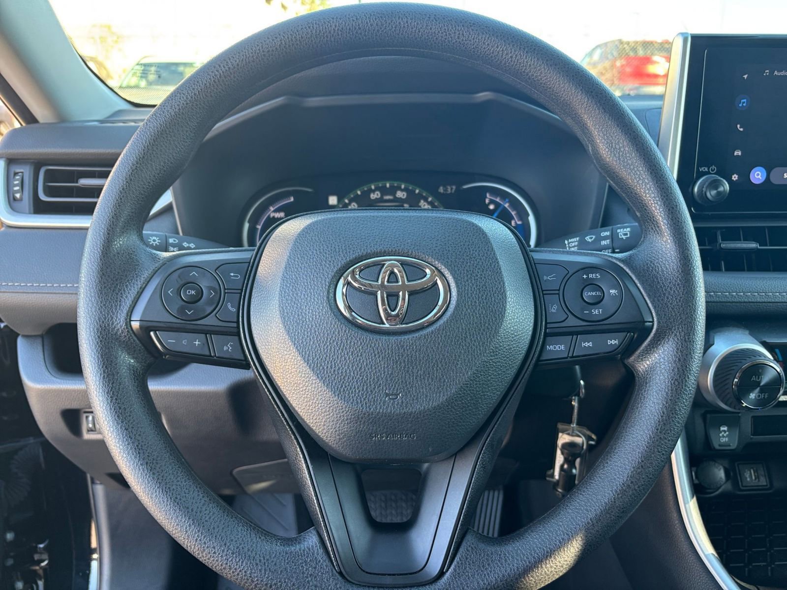 Used 2025 Toyota RAV4 LE image 25