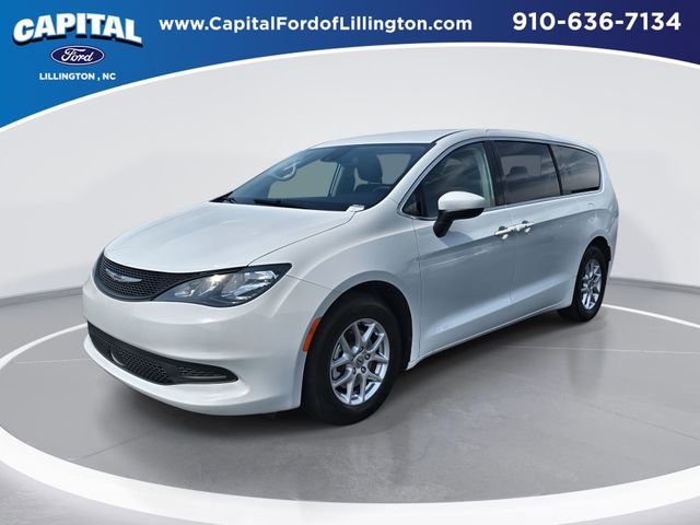 Used 2023 Chrysler Voyager LX image 1