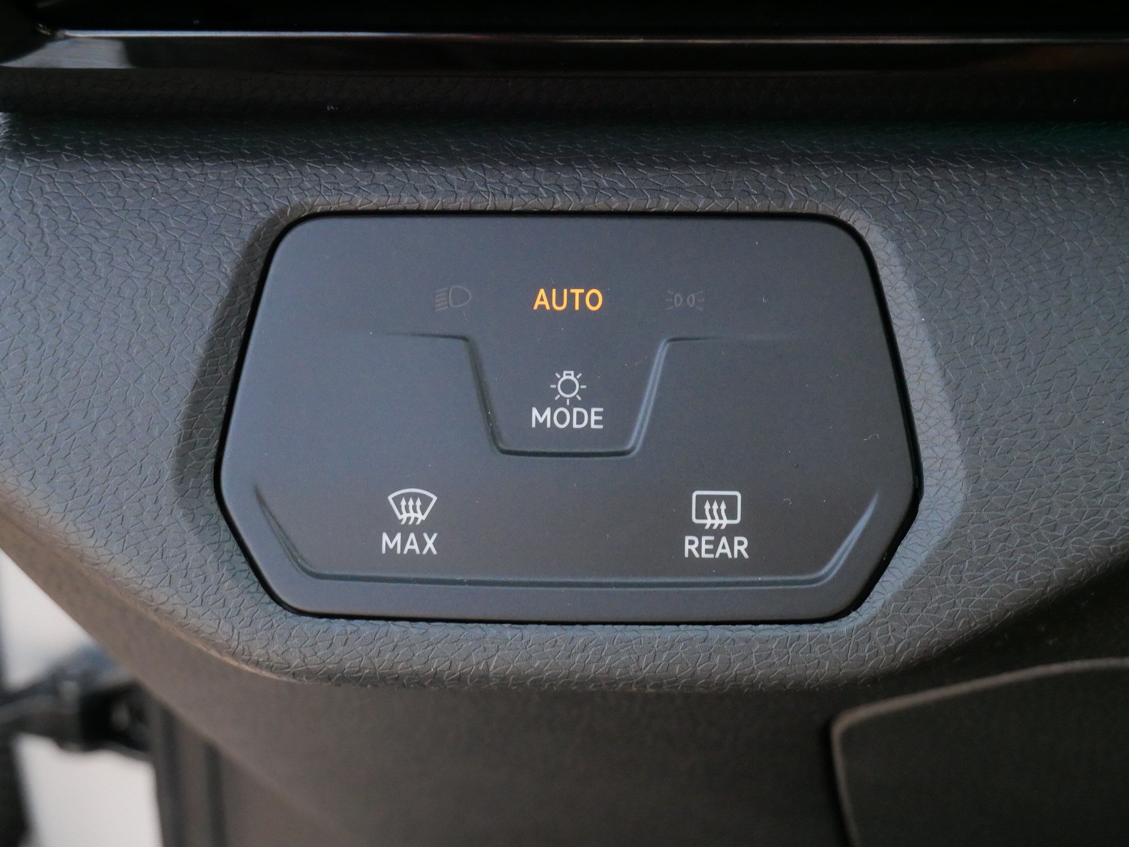 Certified 2021 Volkswagen ID.4 Pro RWD image 23