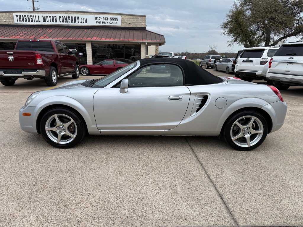 Used 2003 Toyota MR2 image 4