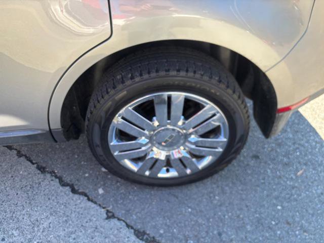 Used 2008 Lincoln MKX AWD image 12