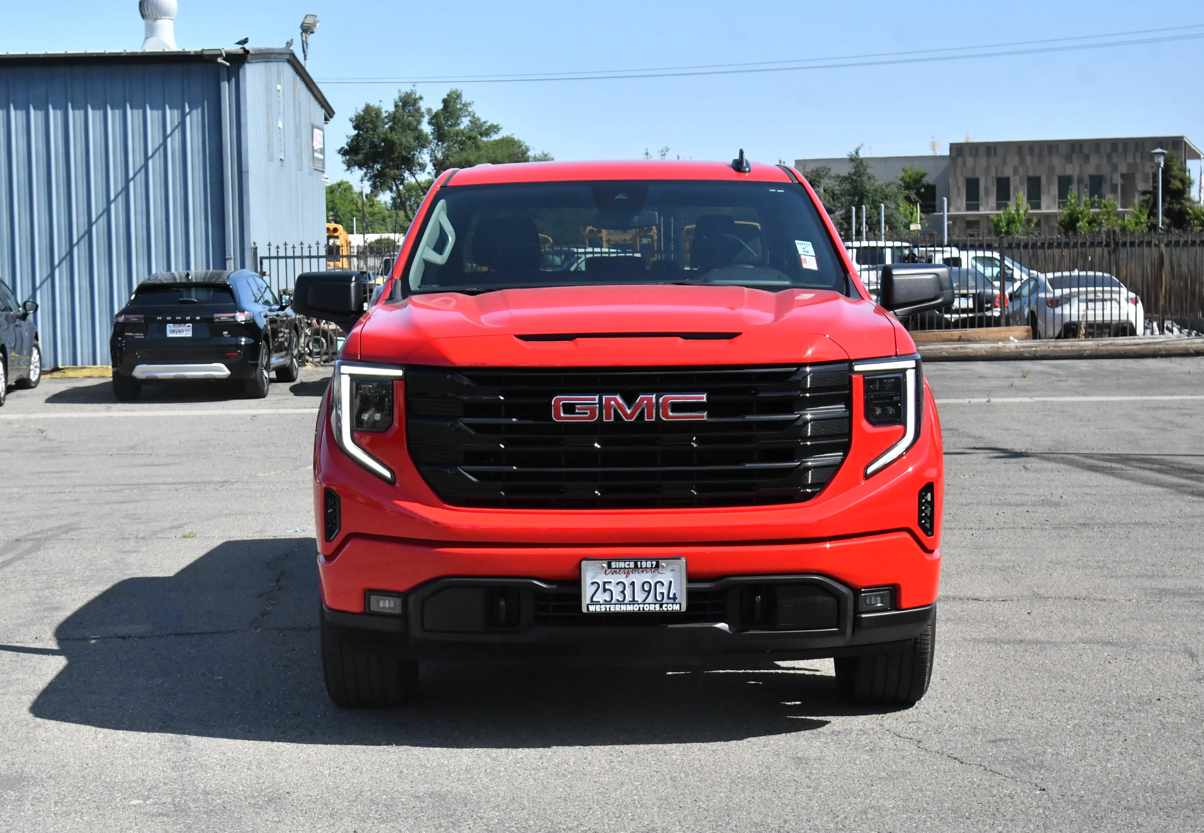 Used 2025 GMC Sierra 1500 Elevation AWD/4WD image 2