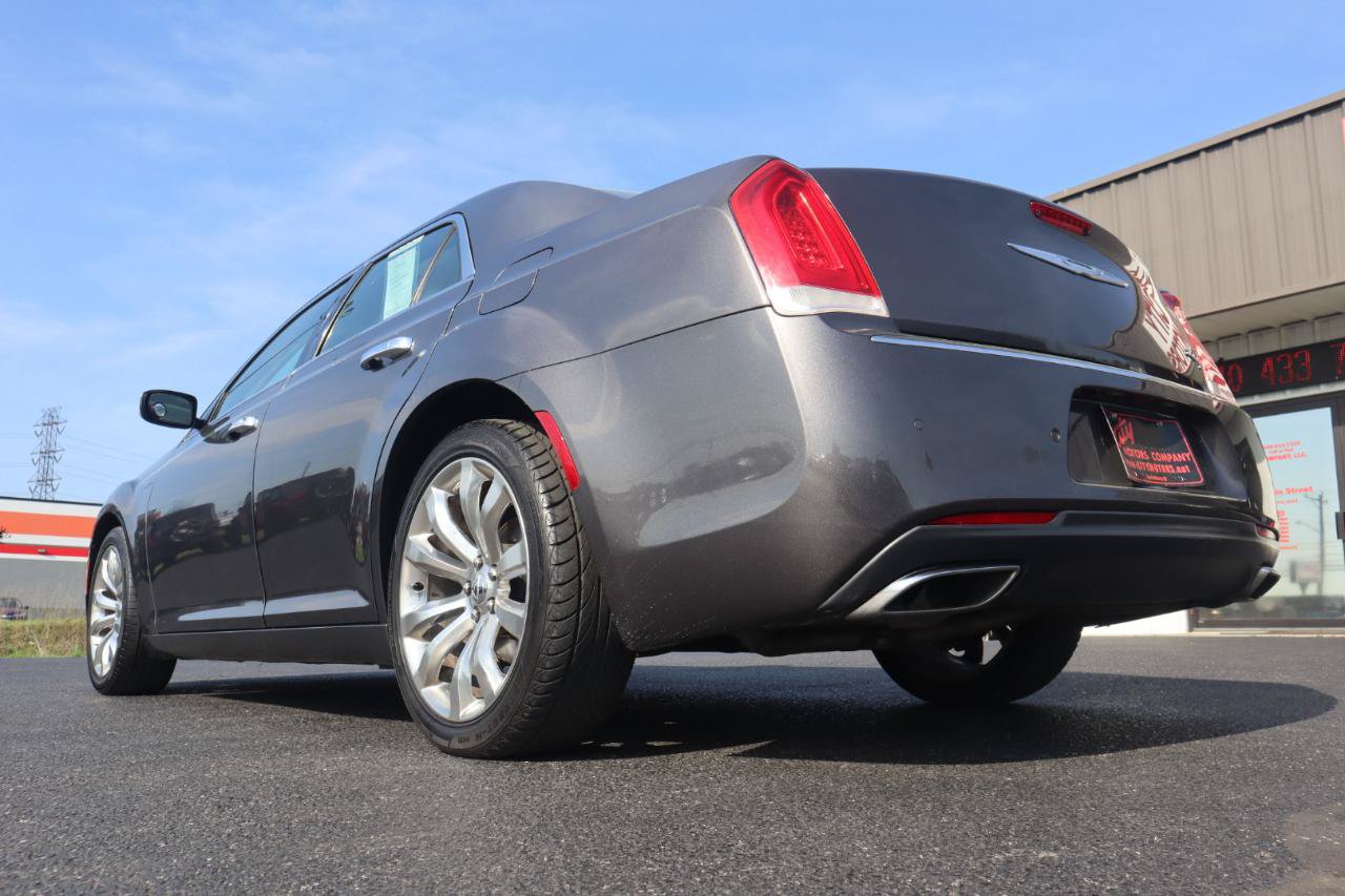 Used 2015 Chrysler 300 C w/ Light Group RWD image 20