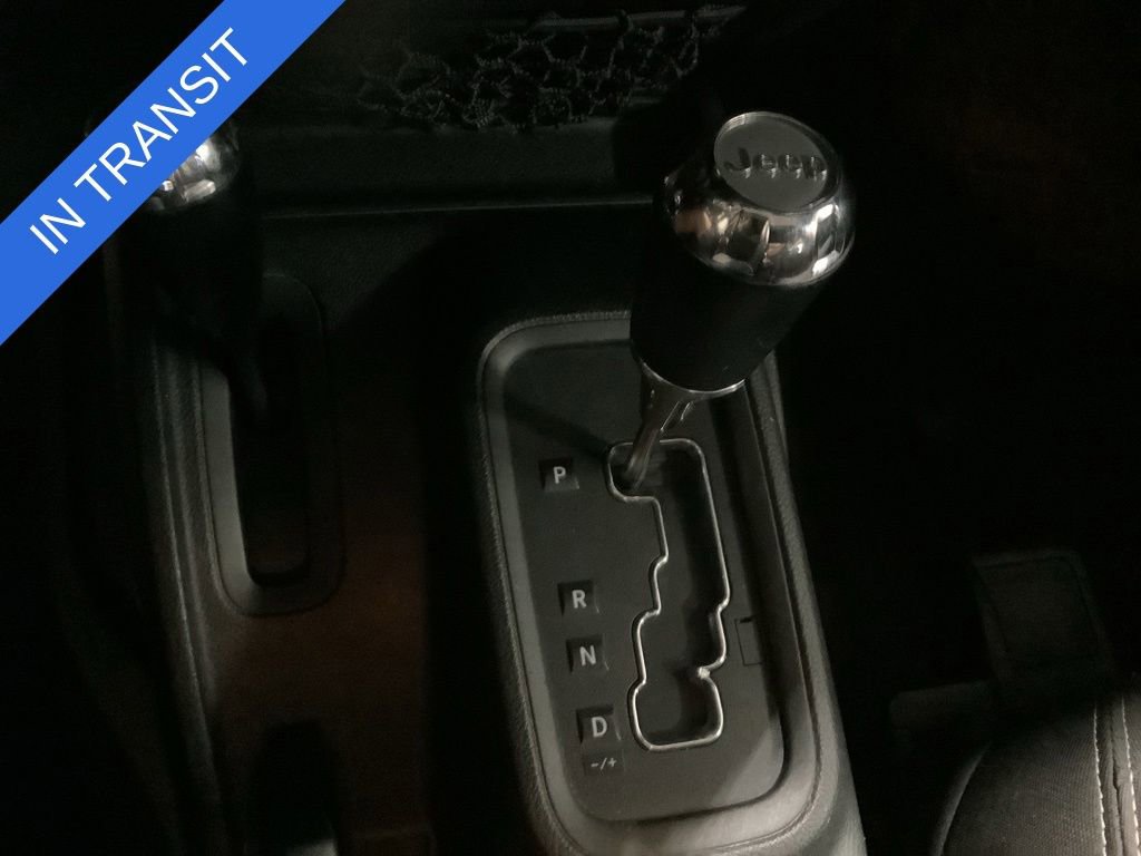 Used 2018 Jeep Wrangler Sahara w/ Connectivity Group AWD/4WD image 28
