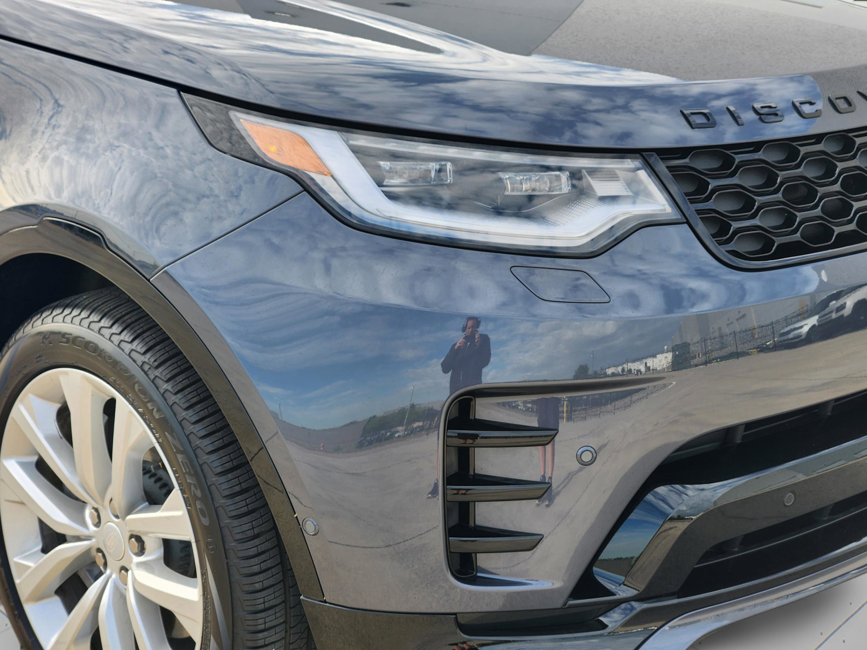 Certified 2024 Land Rover Discovery Dynamic SE image 34