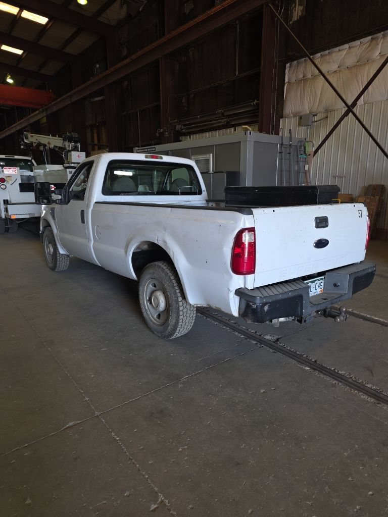 Used 2008 Ford F250 XL RWD image 2