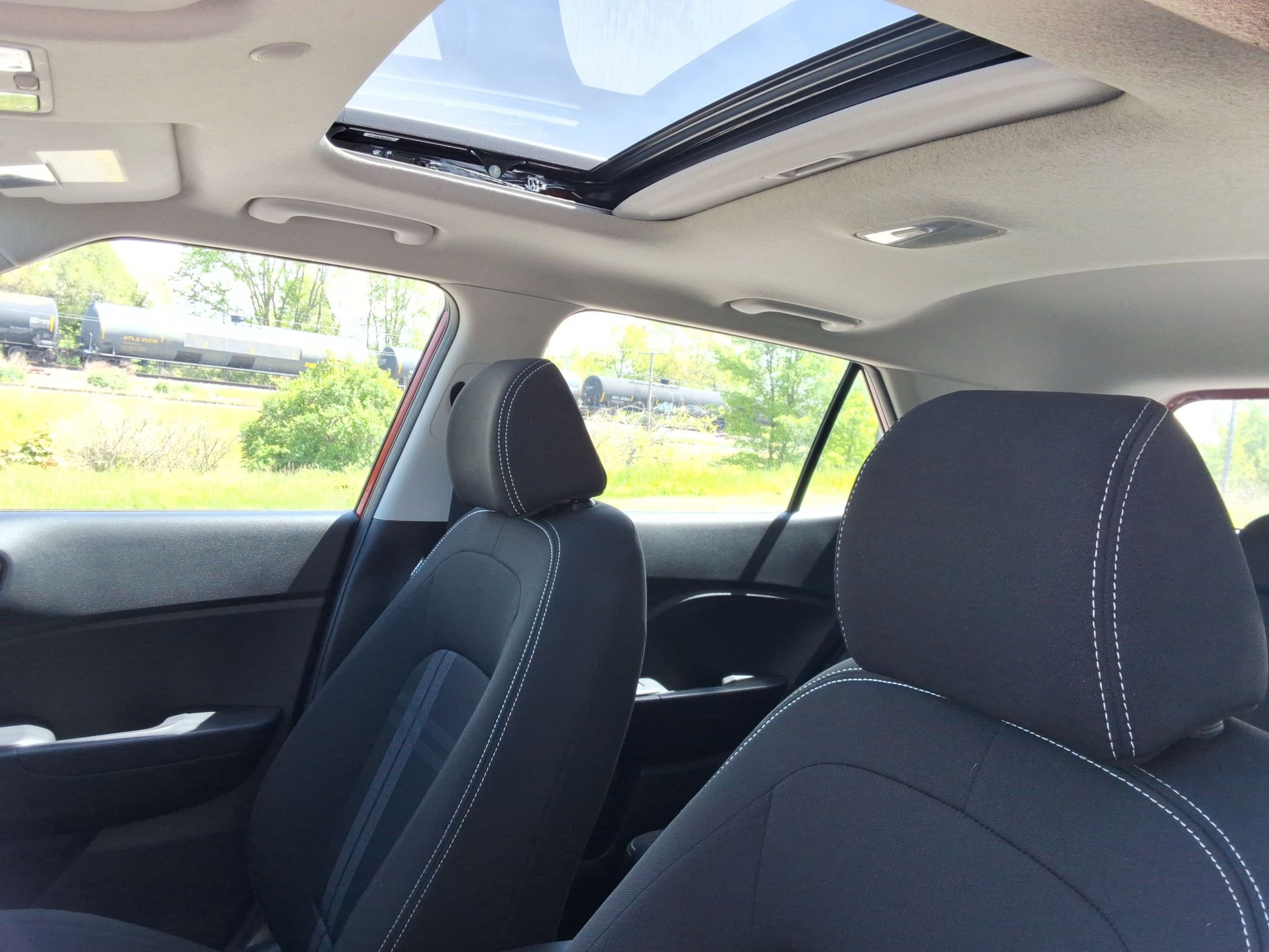 Used 2022 Hyundai Venue SEL FWD image 26