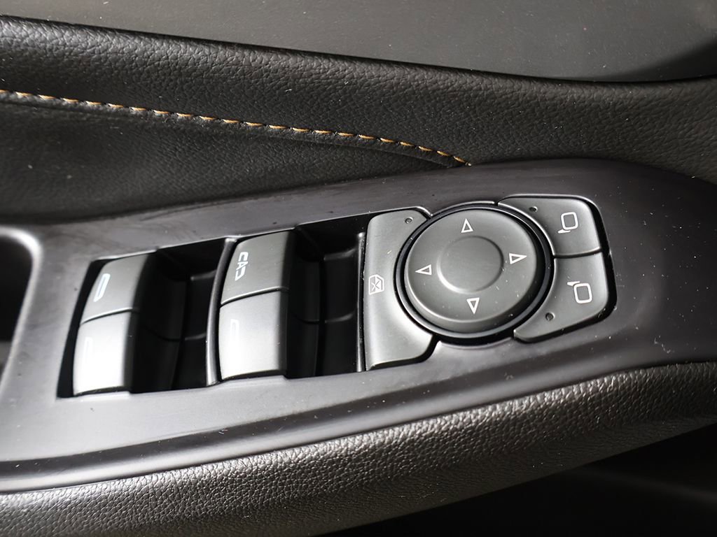 Used 2018 Chevrolet Traverse LT image 36