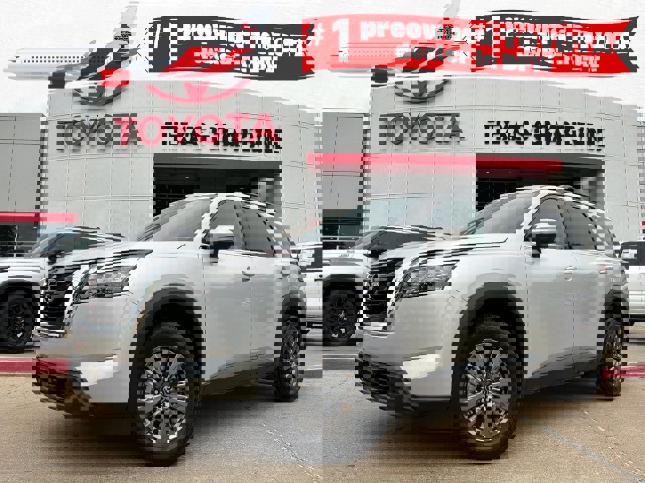 Used 2025 Nissan Pathfinder SV image 1