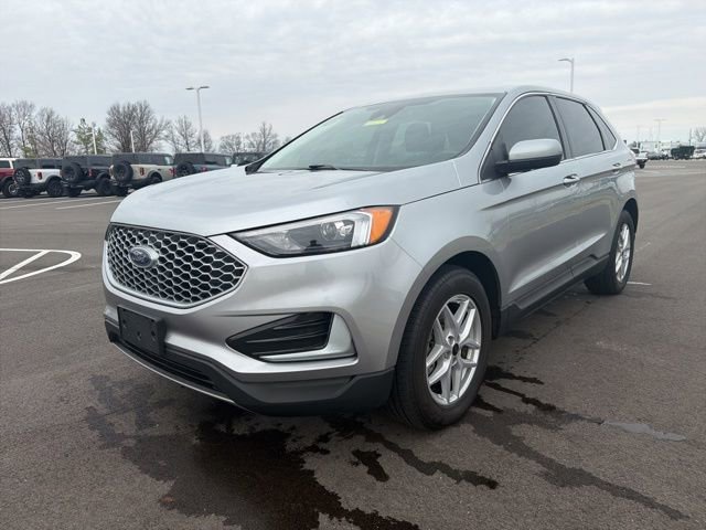 Used 2023 Ford Edge SEL AWD/4WD image 2