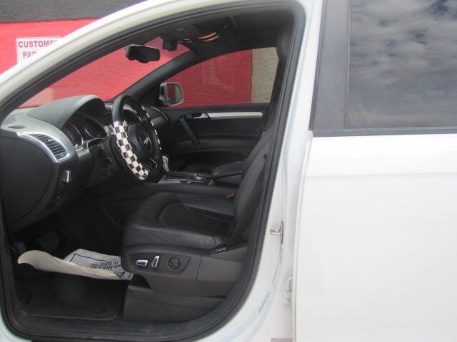 Used 2013 Audi Q7 3.0T S line Prestige w/ S Line Pkg AWD/4WD image 11