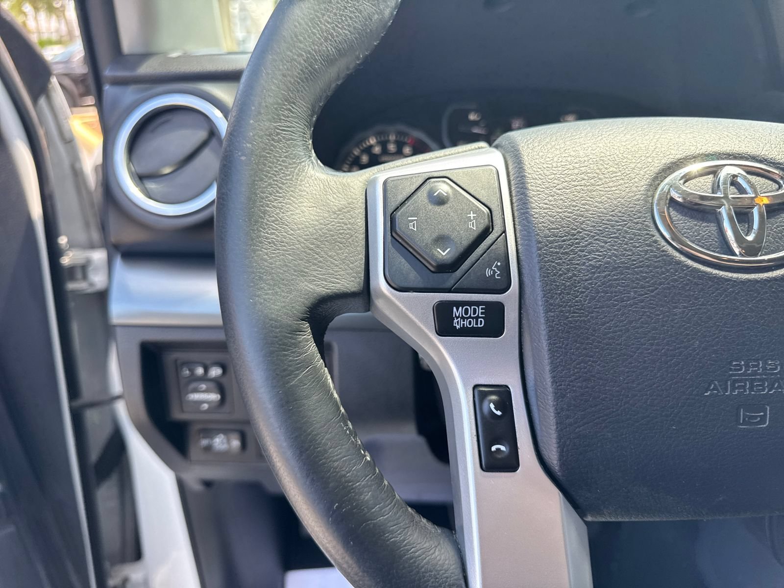 Used 2019 Toyota Tundra Platinum AWD/4WD image 29