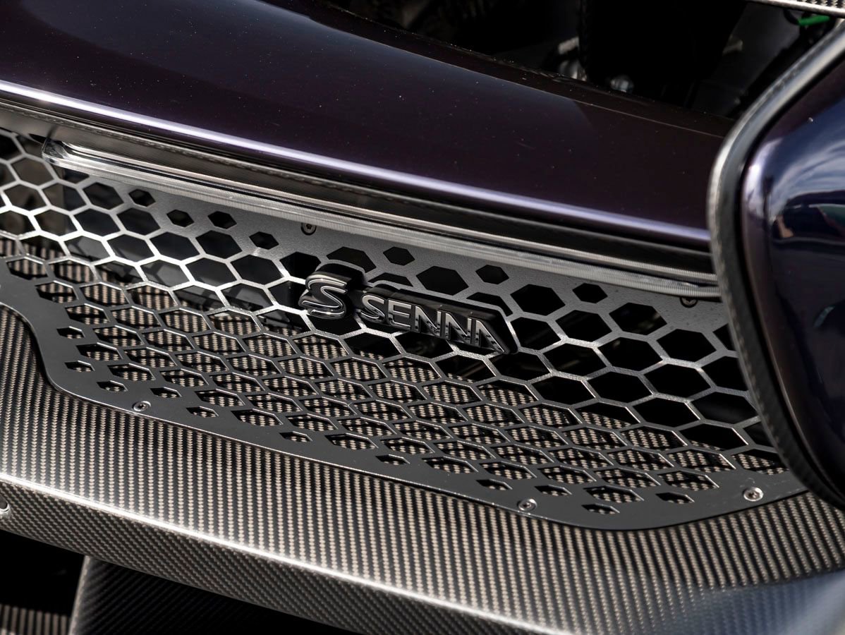 Used 2019 McLaren Senna RWD image 12