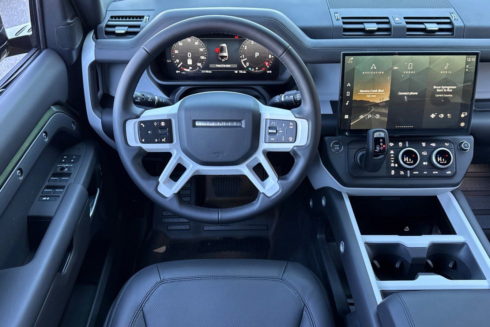 New 2026 Land Rover Defender 130 X-Dynamic SE image 15