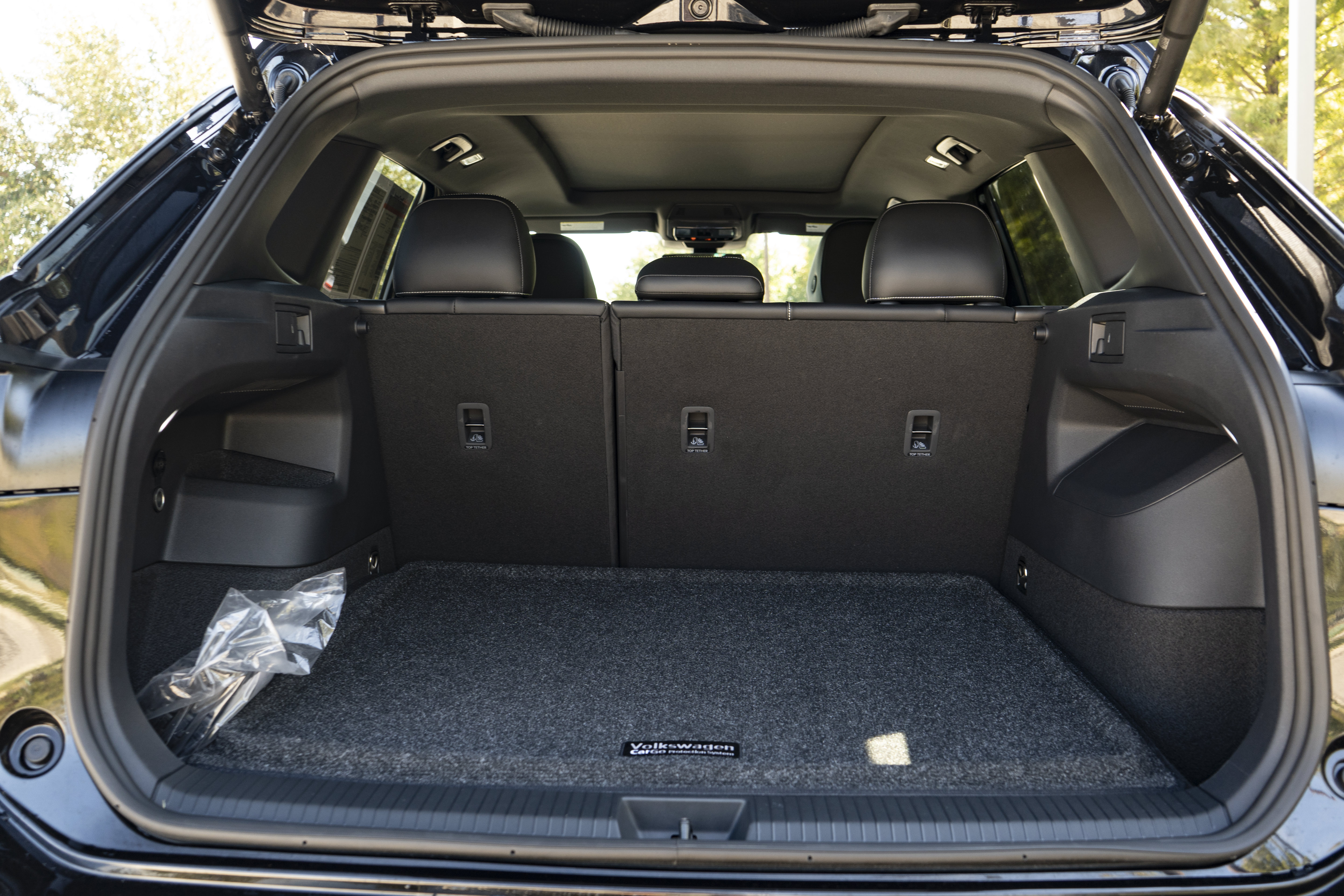 Certified 2026 Volkswagen Tiguan SE R-Line FWD image 37