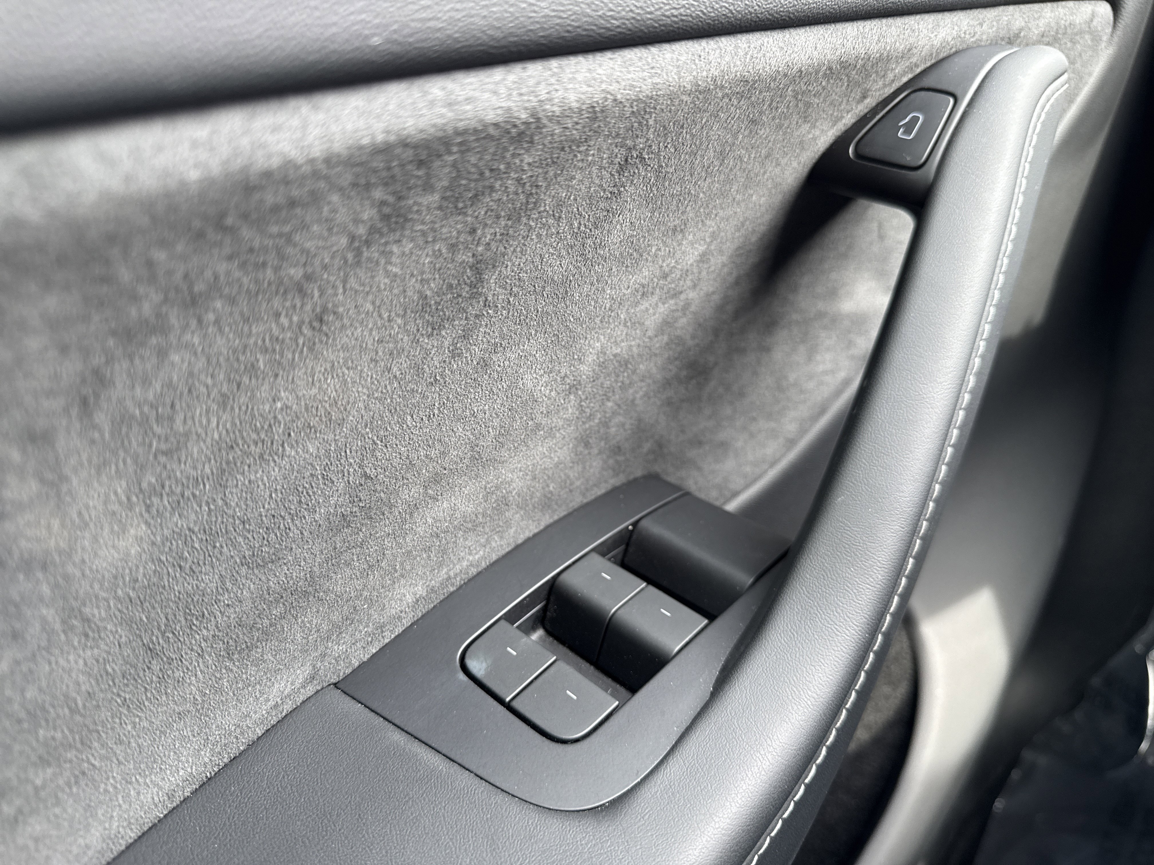 Used 2024 Tesla Model Y Long Range image 34