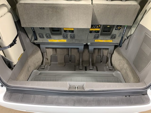 Used 2014 Toyota Sienna XLE image 13