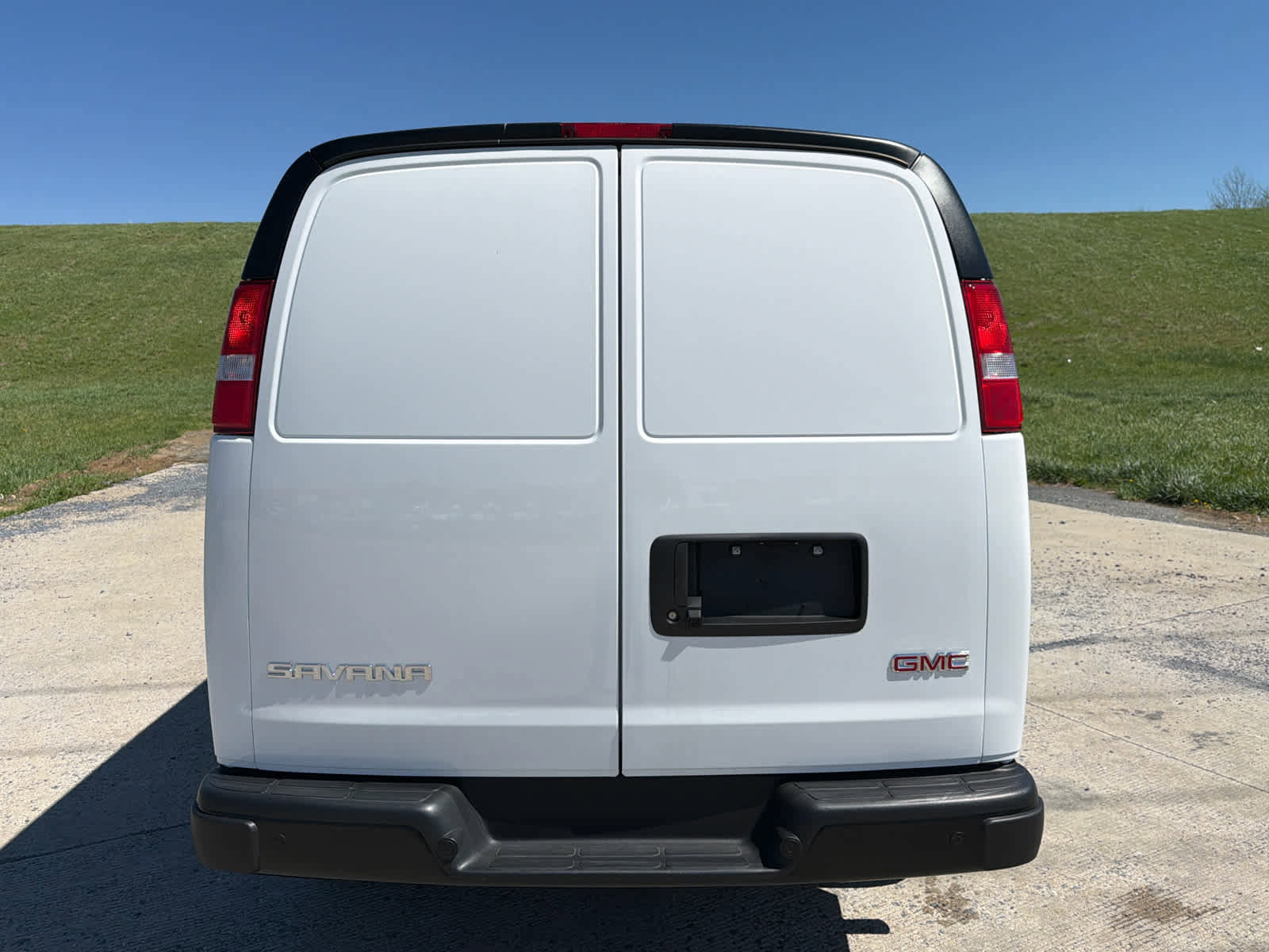 New 2025 GMC Savana 2500 w/ Driver Convenience Package RWD image 7