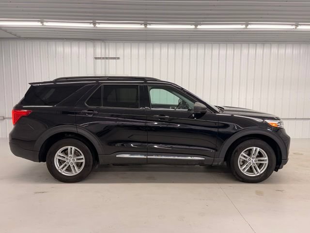 Used 2022 Ford Explorer XLT AWD/4WD image 6