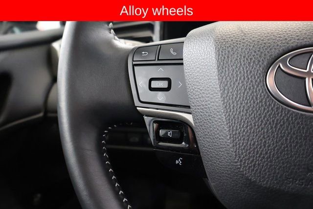 Used 2025 Toyota Camry SE image 20