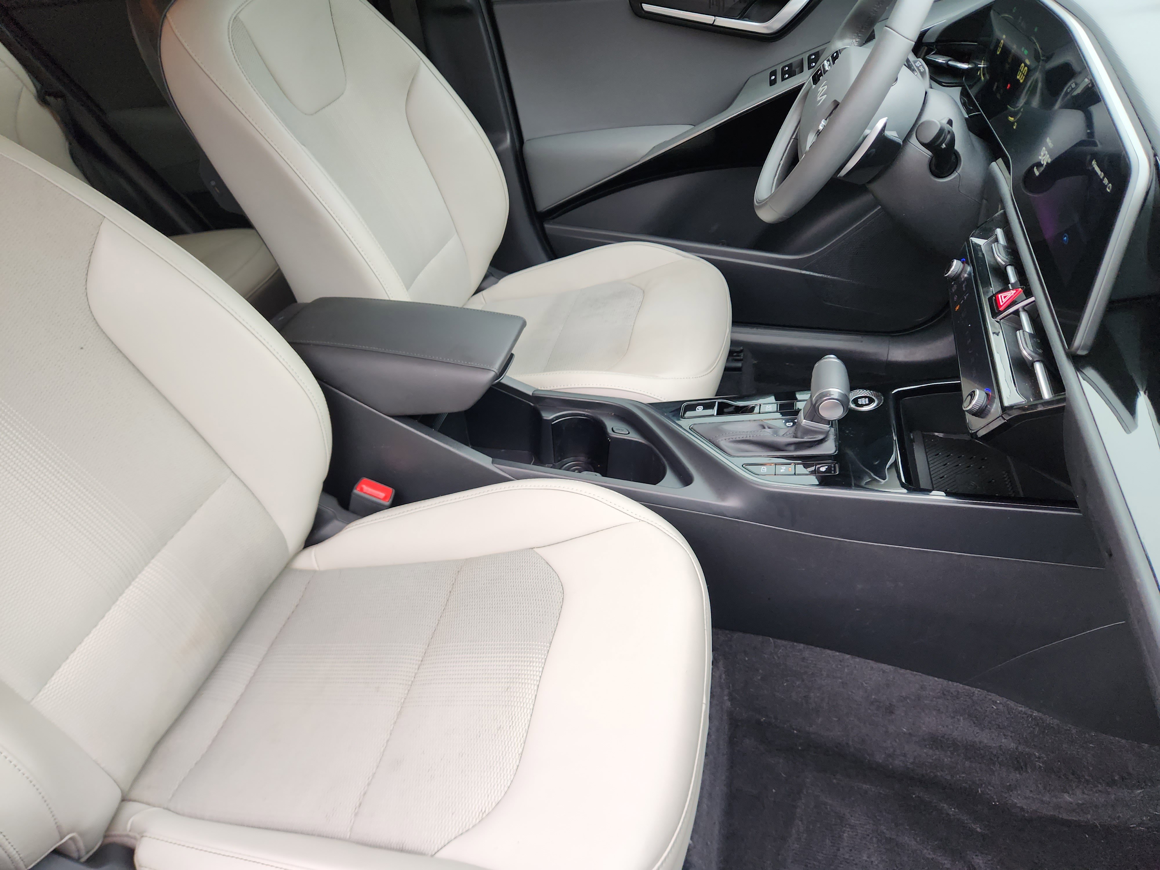 Used 2023 Kia Niro EX image 15