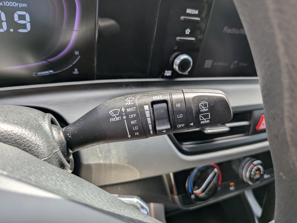 Certified 2025 Kia Seltos LX AWD/4WD image 31