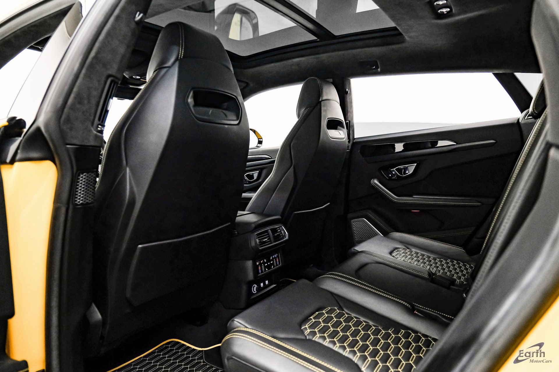 Used 2021 Lamborghini Urus image 91