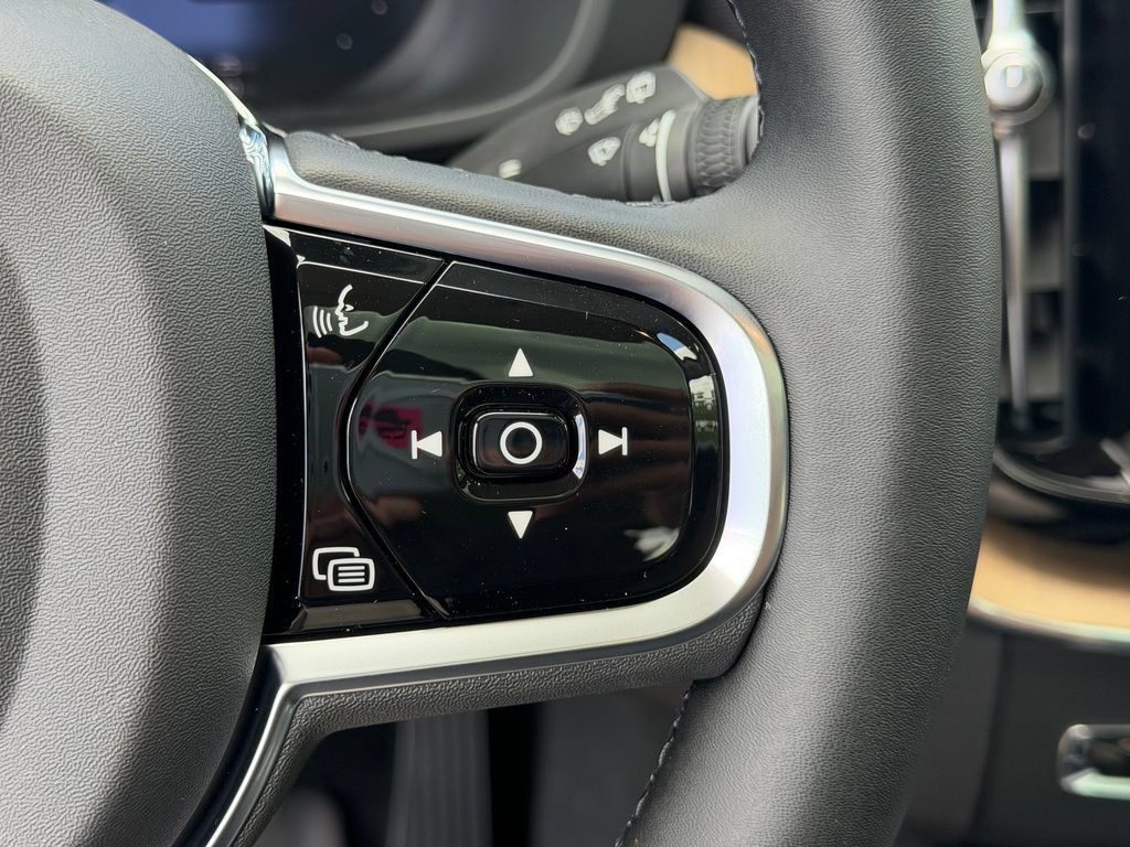 New 2026 Volvo XC60 T8 Plus w/ Protection Package Premier AWD/4WD image 18
