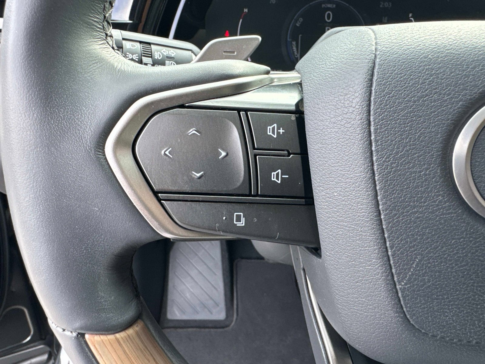 Used 2023 Lexus RX 350 w/ Accessory Package (Z1) image 32