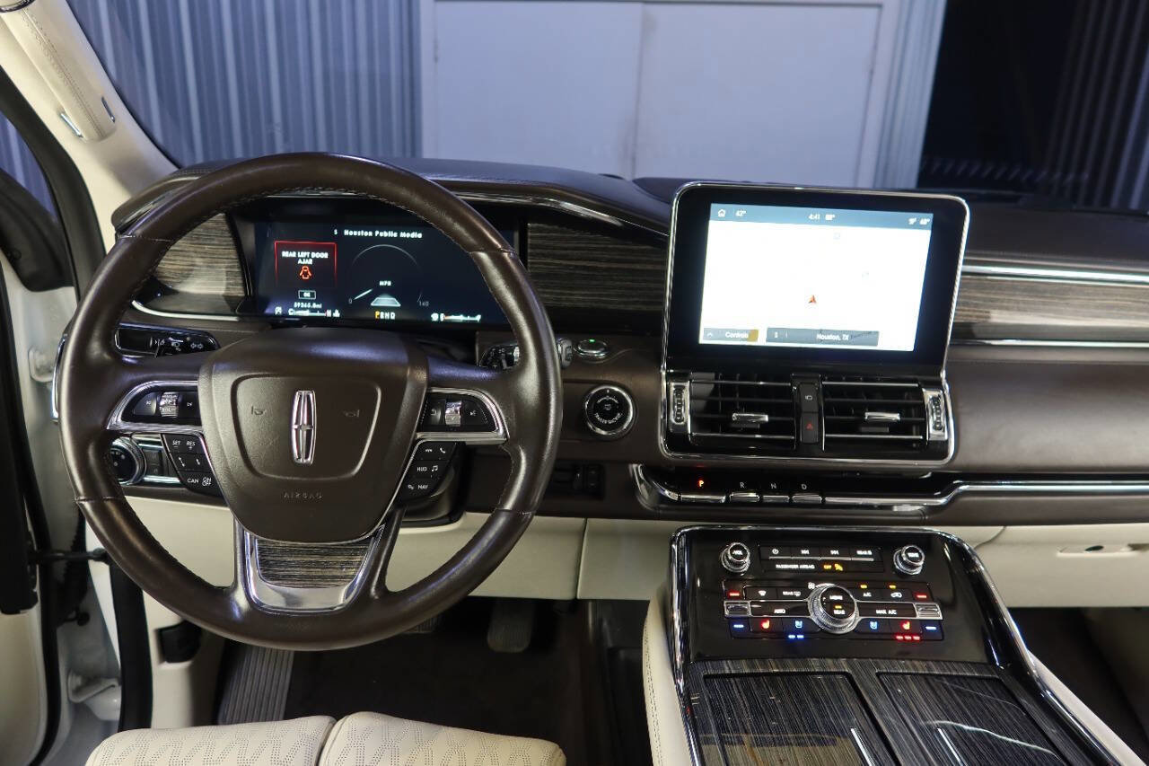 Used 2020 Lincoln Navigator Black Label w/ Cargo Convenience Package image 22
