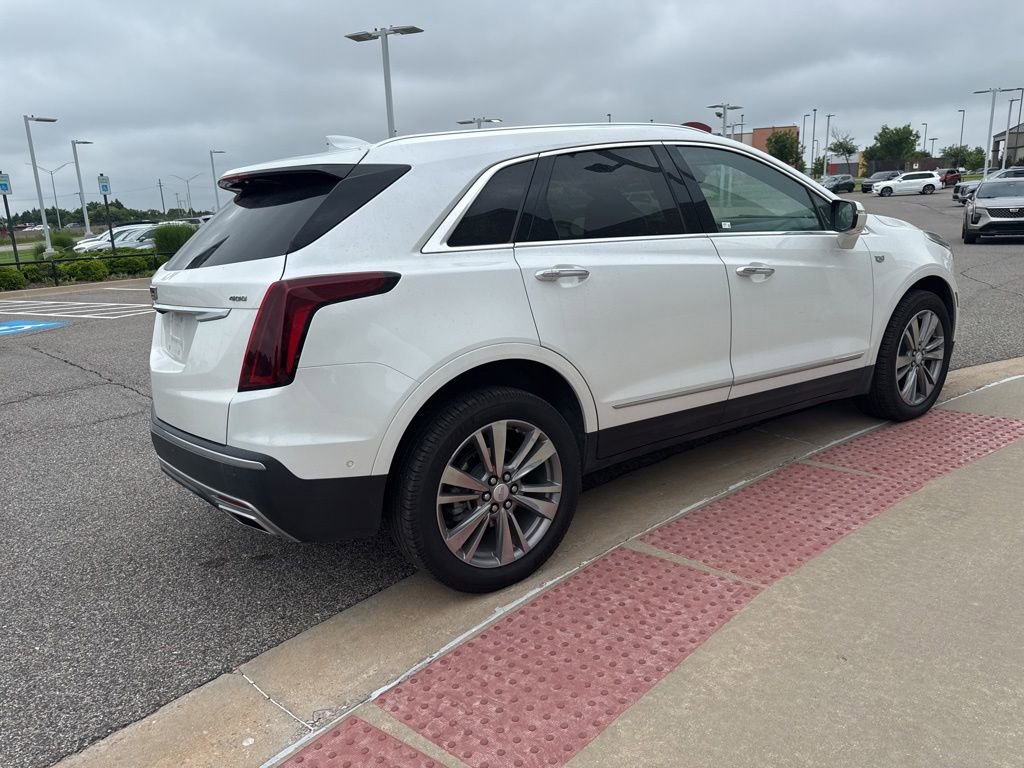 Used 2022 Cadillac XT5 Premium Luxury w/ Technology Package FWD image 4