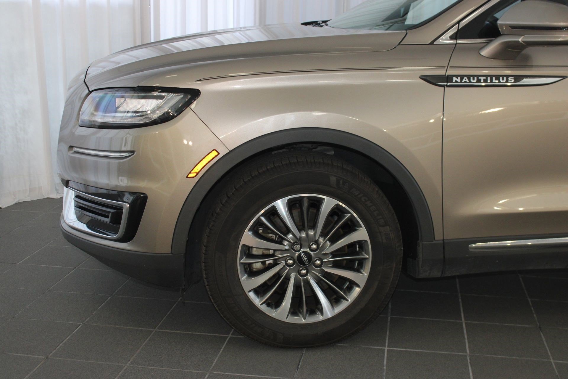 Used 2020 Lincoln Nautilus FWD w/ Equipment Group 101A image 19