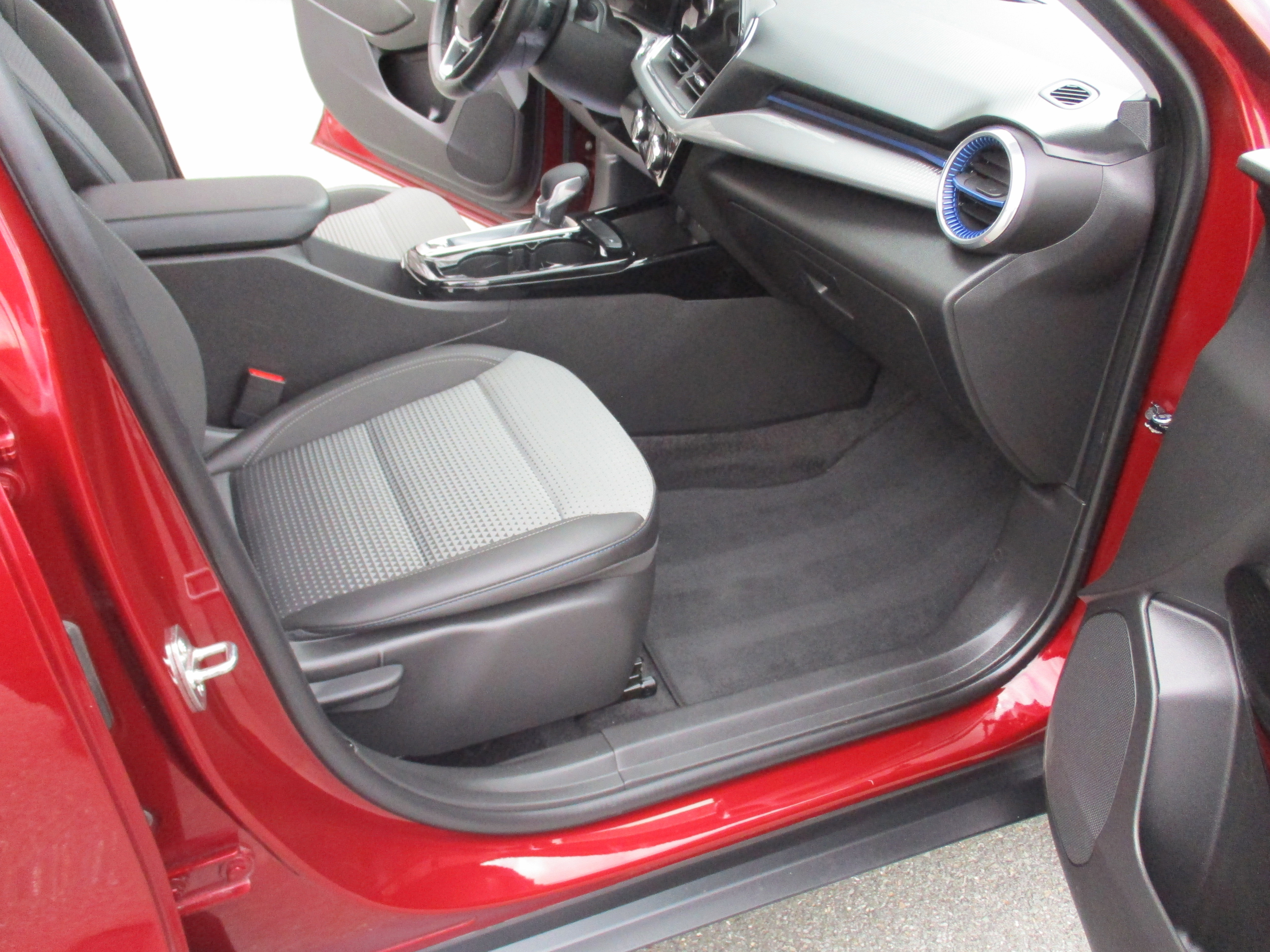 Certified 2024 Chevrolet Trax LT w/ Driver Confidence Package image 15
