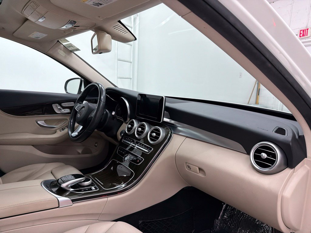 Used 2015 Mercedes-Benz C 300 4MATIC Sedan image 34