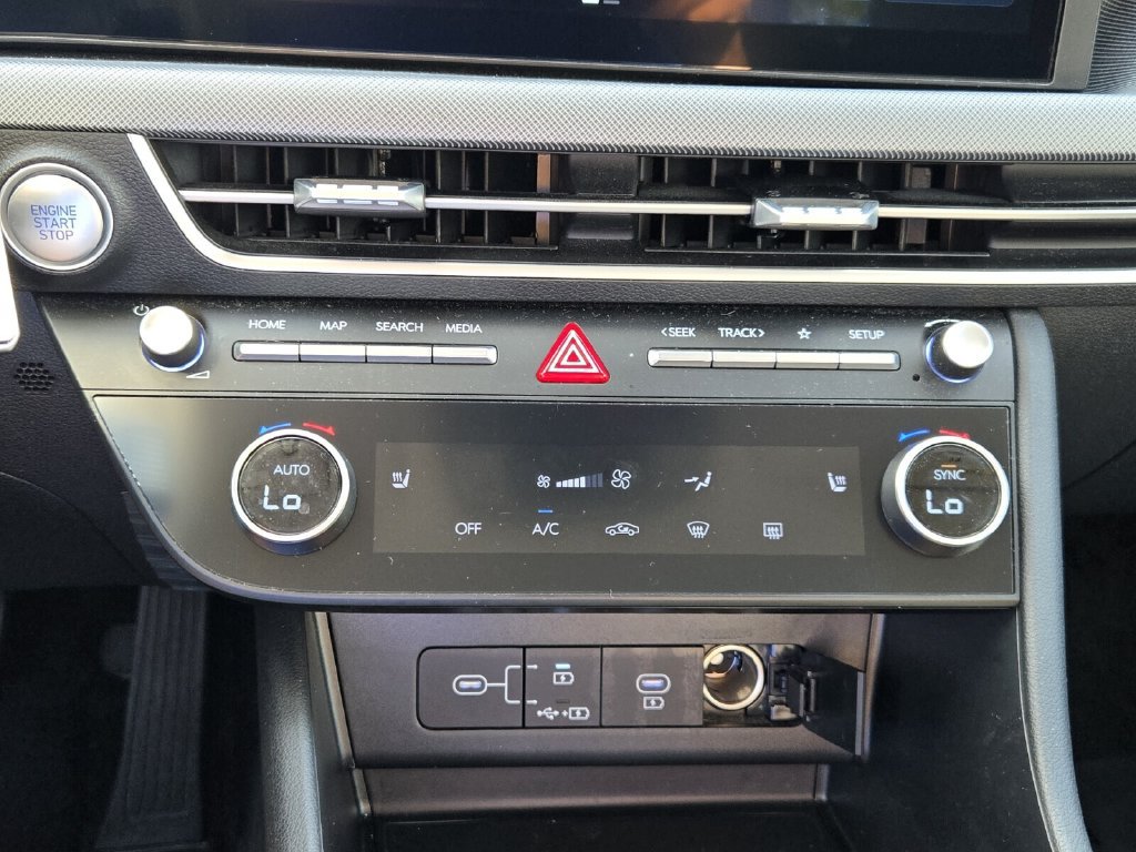 Certified 2025 Hyundai Sonata SEL AWD/4WD image 19