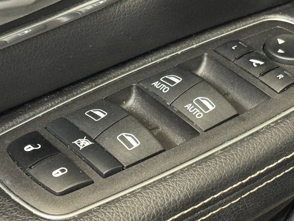 Used 2023 RAM 1500 Laramie AWD/4WD image 13