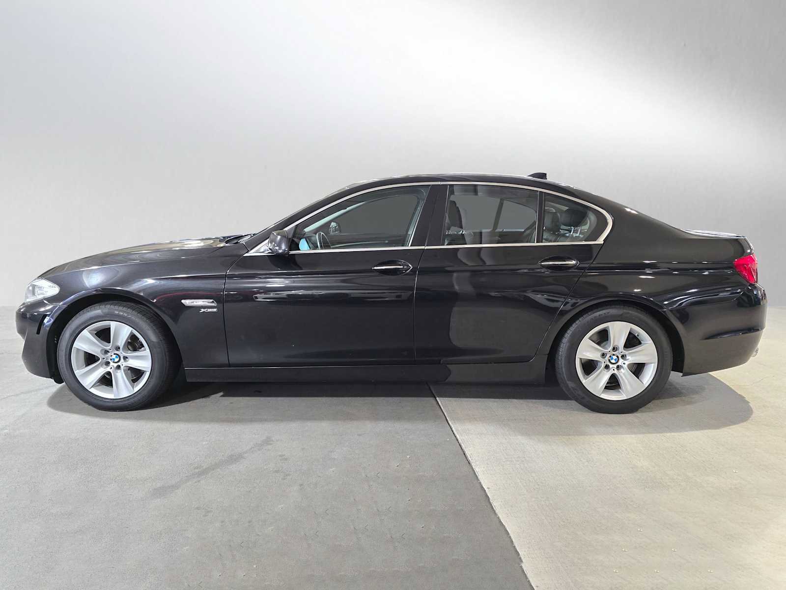 Used 2012 BMW 528i xDrive Sedan AWD/4WD image 6