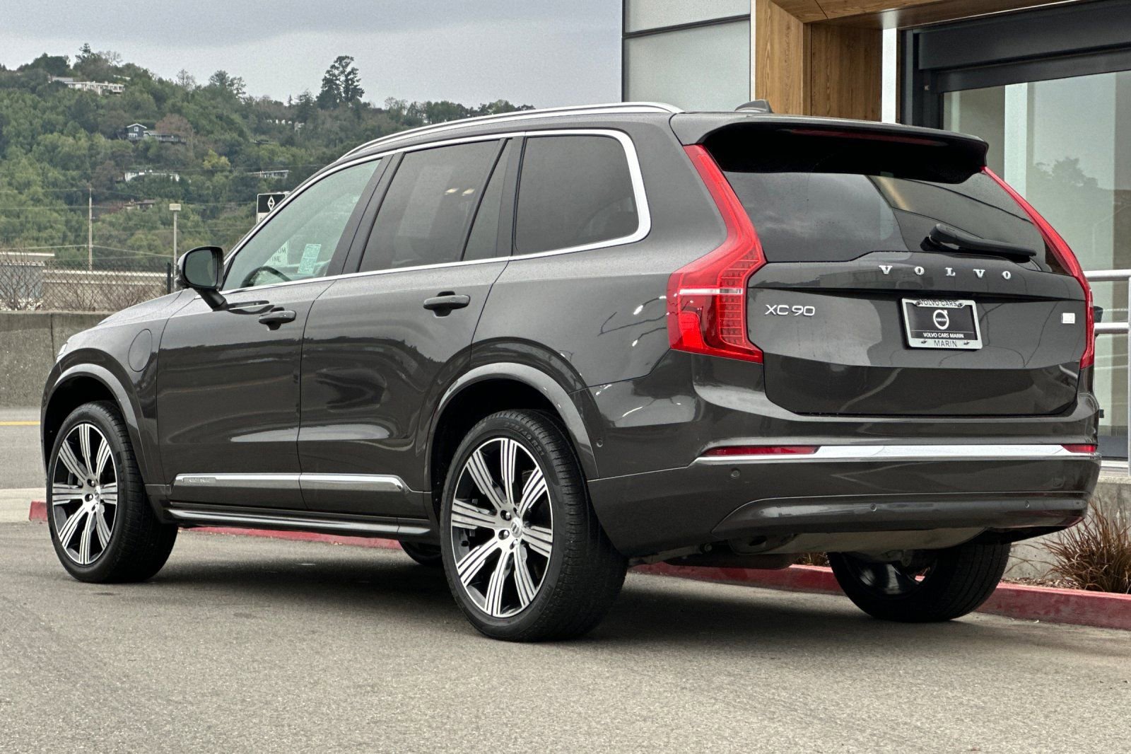 Used 2023 Volvo XC90 T8 Plus image 6