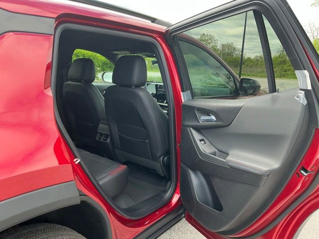 New 2026 Chevrolet Equinox RS w/ Safety and Technology Package FWD image 17