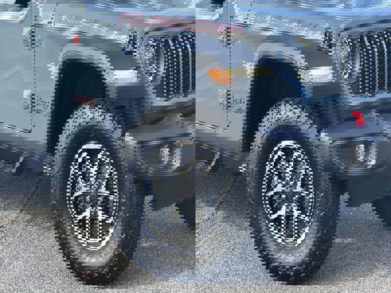 Used 2024 Jeep Wrangler Rubicon image 13