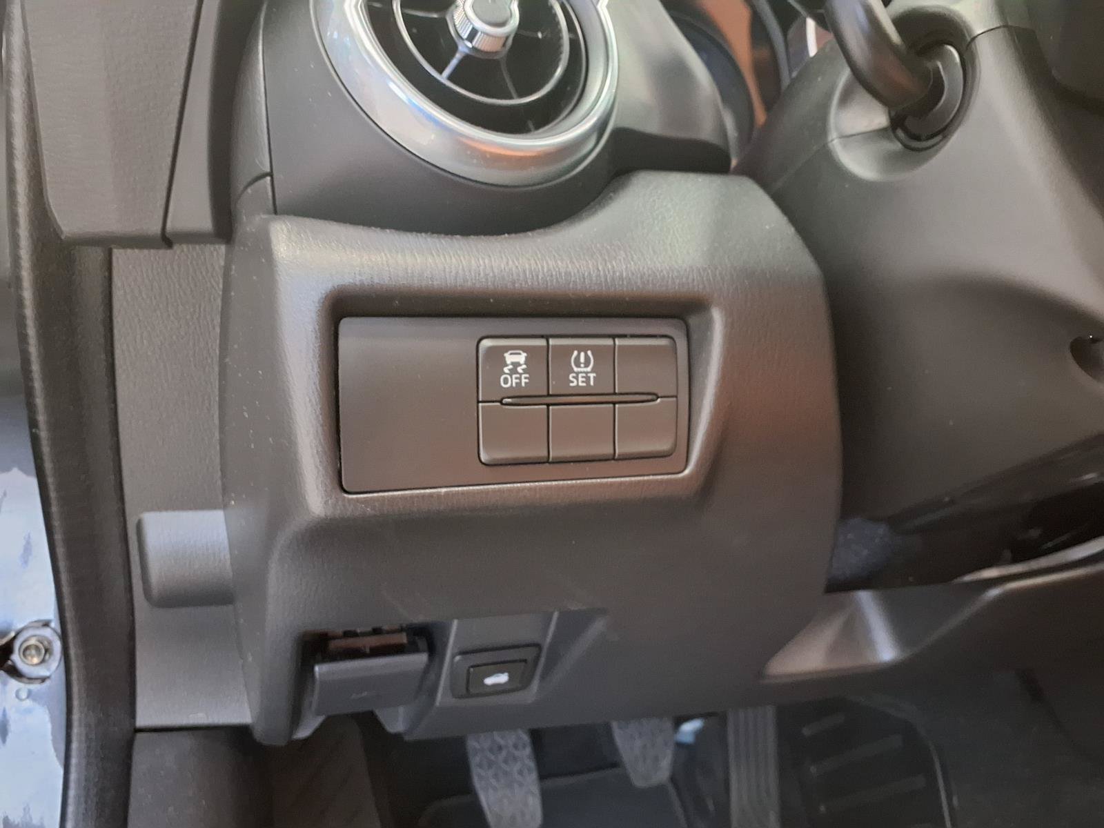 Used 2018 FIAT 124 Spider Lusso RWD image 17